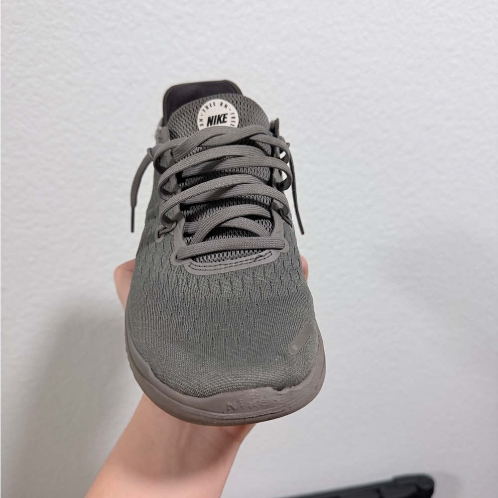 Nike grey free runs - Picture 2 of 9